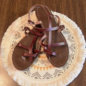 Universal thread sandals